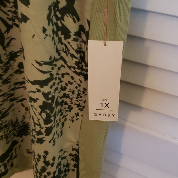 Lularoe - Picture 3 of 6